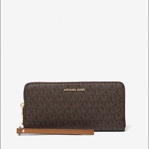 Wristlet
